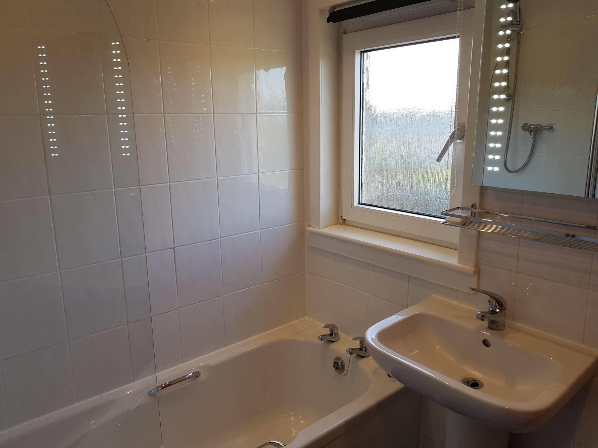 Workforce Property Kirk of Shotts Exterior foto